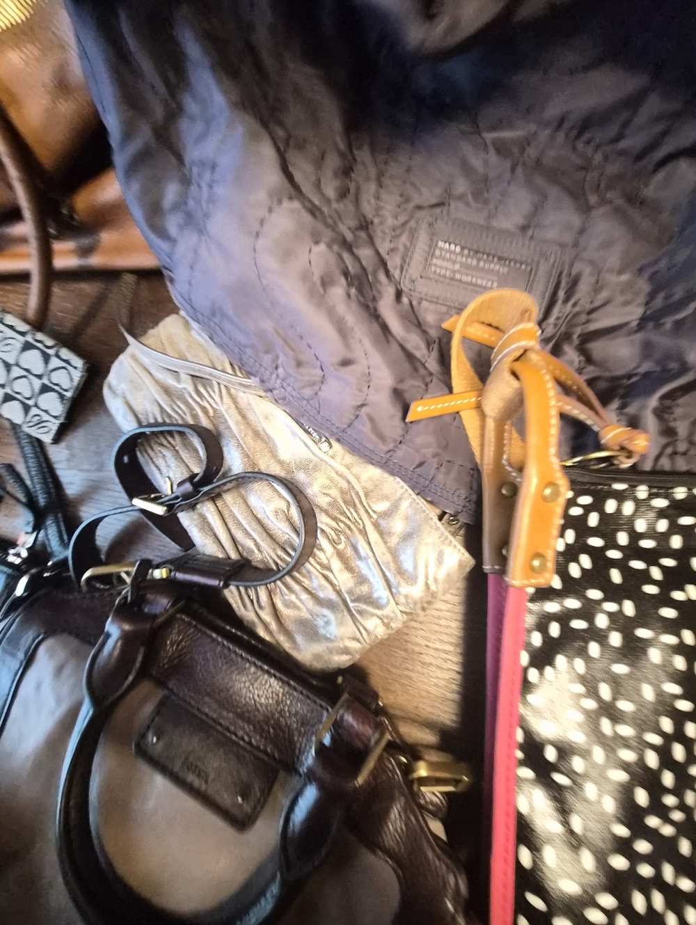 Bag Lot - Picture 16 of 16